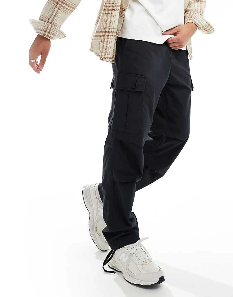 HUGO Red Garlo Cargo Trousers In Black For Men 3 HUGO Red Garlo Cargo Trousers In Black For Men - Image 3