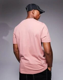 HUGO Red Delayer Chest Print T-shirt With Smoked Stacked Logo In Pink For Men Open Pink 8 HUGO Red Delayer Chest Print T-shirt With Smoked Stacked Logo In Pink For Men Open Pink -Hugoro Store 207343292 4